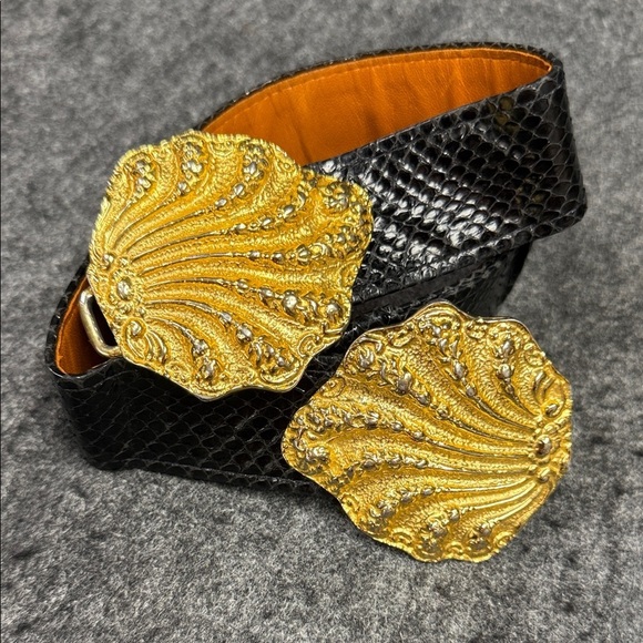 Alexis Kirk Accessories - Alexis Kirk Snakeskin Elegant Black and Gold Textured Belt VINTAGE